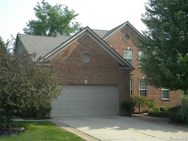 1st image of 4672 Walden Dr