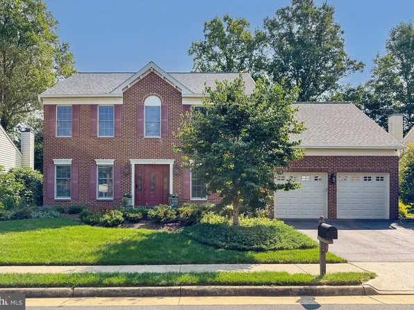 1529 Thurber St, Herndon, VA 20170