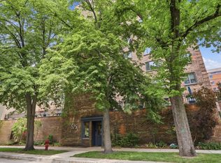 525 Grove St APT 2D, Evanston, IL 60201