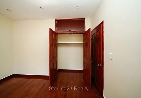4th image of 3152 36th St APT 2F