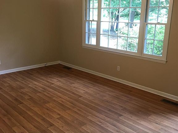 5th image of 467 Zellen Dr