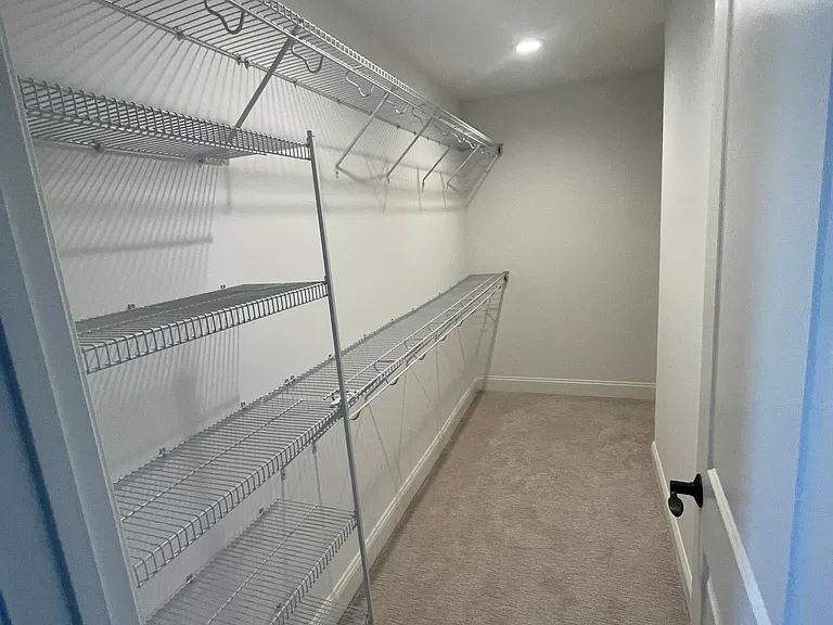 103 Thermos Ave #6 — Photo 28