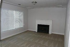 5th image of 4801 Jackson St