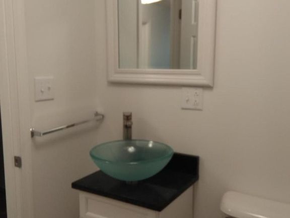 5th image of 2639 W Winona St