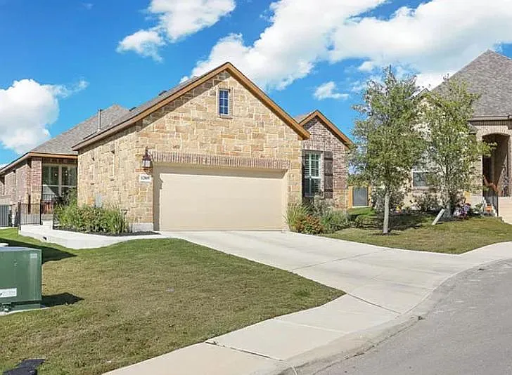 3 bed, 1678 sqft, $2,050 — Photo 1
