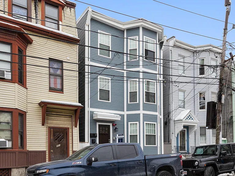 285 Princeton St #2 — Photo 16