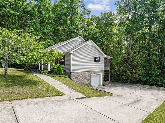 3rd image of 413 Lakeshore Dr