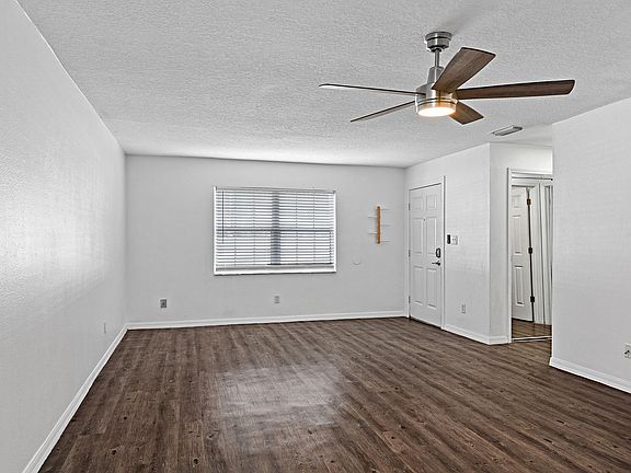 3rd image of 4896 Tangerine Ave