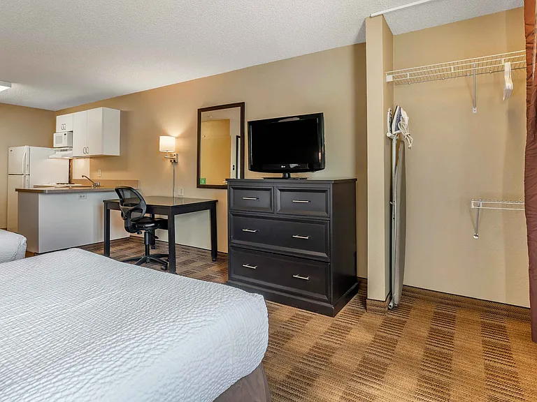 Studio Suite - 2 Full Beds