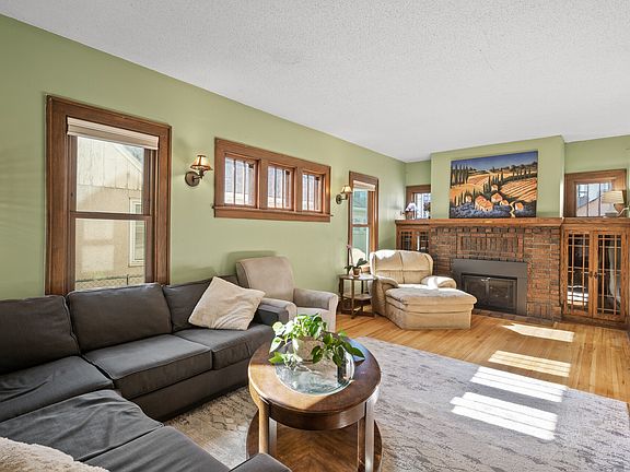 3rd image of 4704 Minnehaha Ave