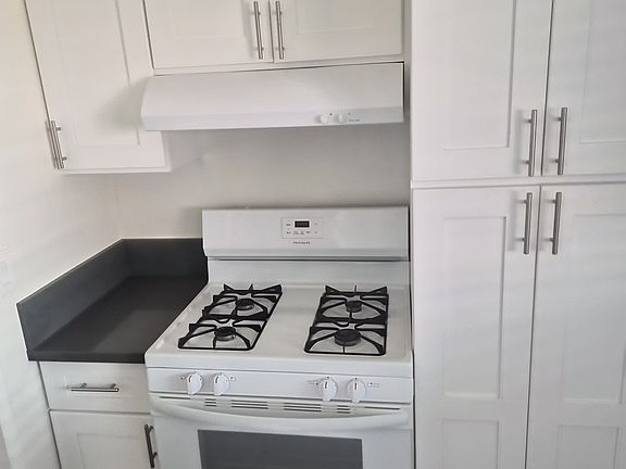 5th image of 721 N E St #C