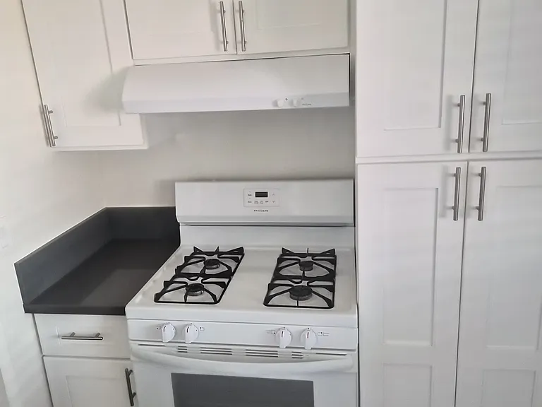 721 N E St #C — Photo 5