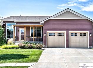 5712 N 158th St, Omaha, NE 68116