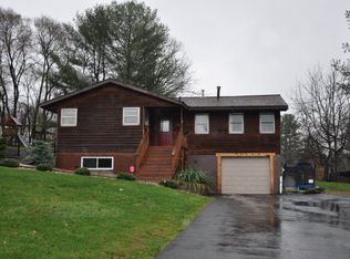 110 Pluto Rd, Shady Spring, WV 25918