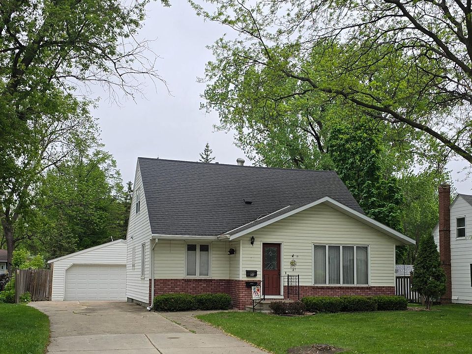 1st image of 207 E Lyon St