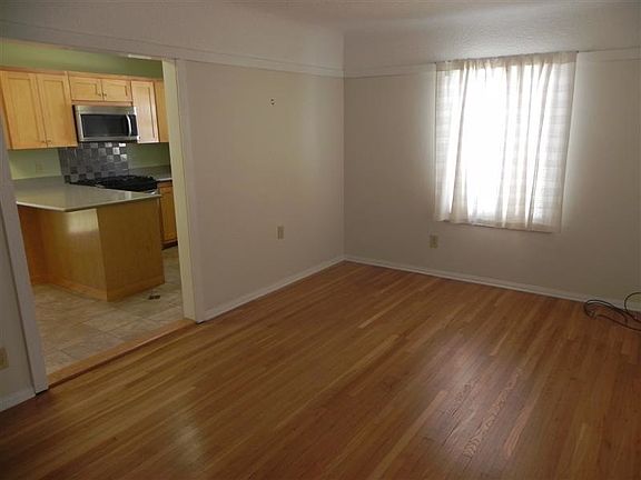 HARDWOOD FLOORS THRUOUT