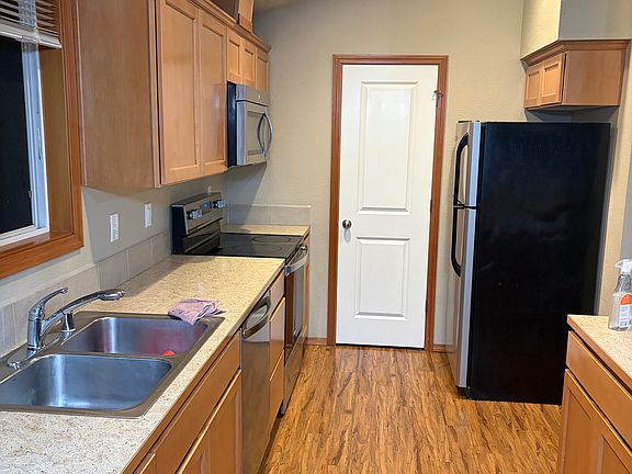 5th image of 7628 Russell Rd