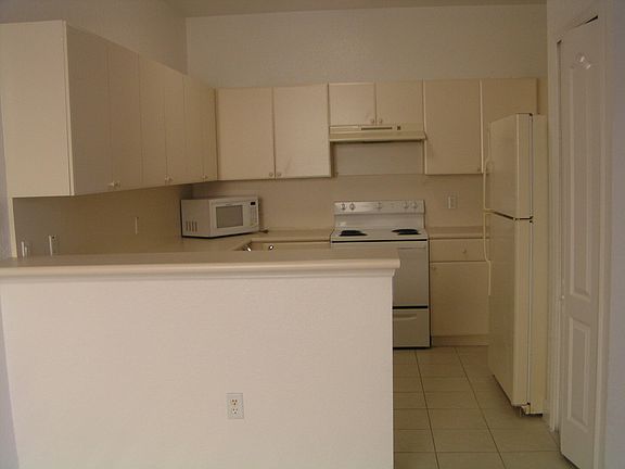 3rd image of 1016 Shoma Drive