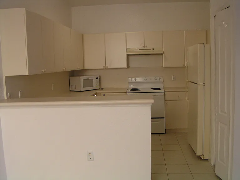 1016 Shoma Dr — Photo 8