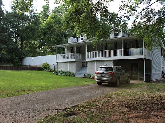 2nd image of 2866 Brook Dr