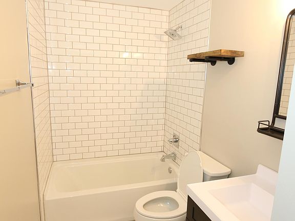 2nd image of 5845 Nina Pl APT 2E
