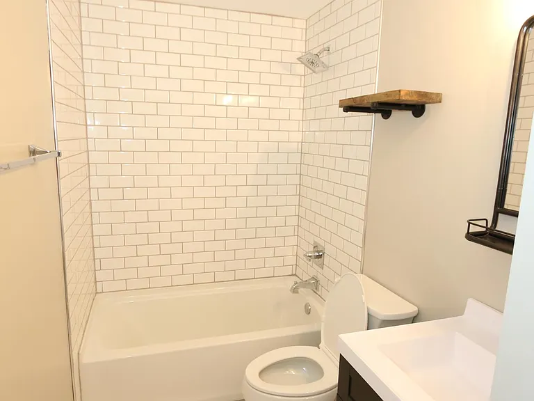 5845 Nina Pl #2E — Photo 2