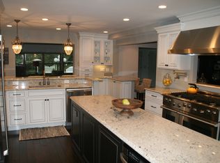 13401 Beacon Hill Dr, Plymouth, MI 48170