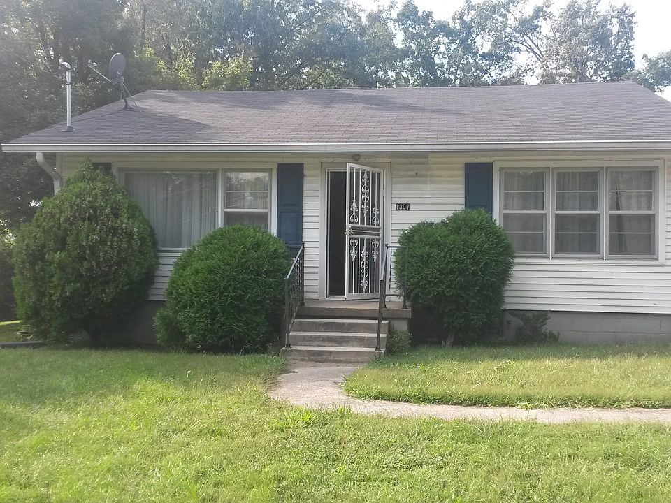 1st image of 1307 W Reservoir Ave