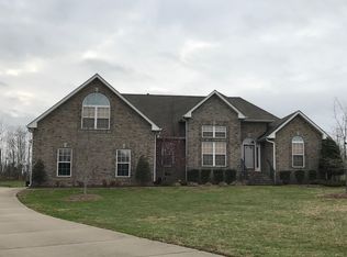 1014 Adam Ct, Cottontown, TN 37048