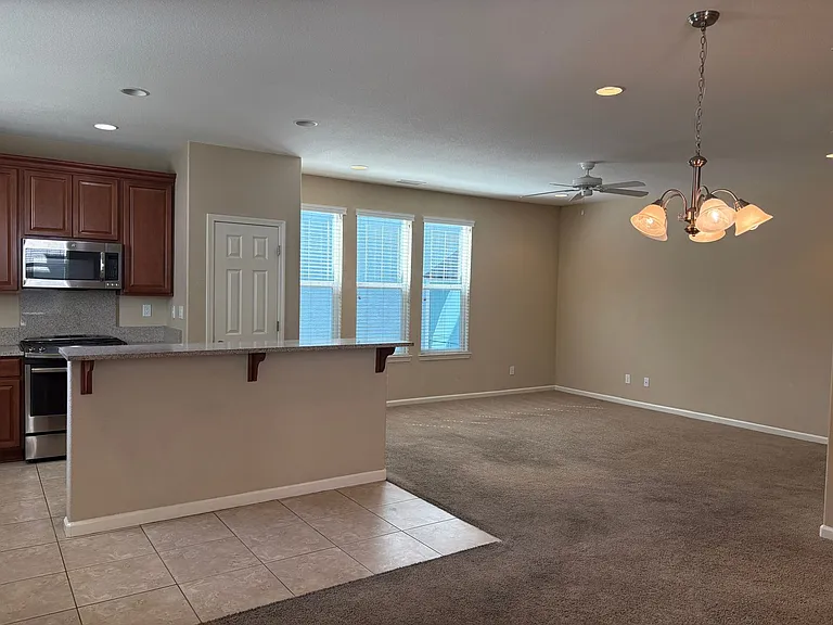 2051 Virginia Lake Way — Photo 3