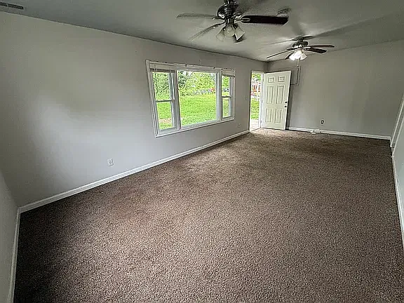 4 bed, 1488 sqft, $2,900 — Photo 3