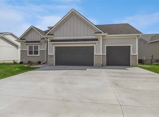 2805 NW Linwood Ct, Ankeny, IA 50023