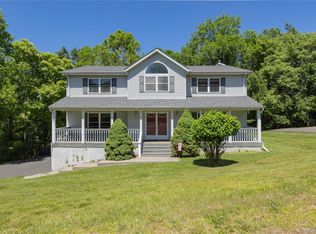 11 Rakentine Lane, Garnerville, NY 10923