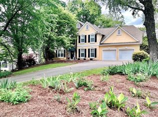 2400 Waters Edge Ct NW, Acworth, GA 30101