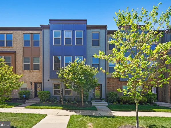 9863 Gillum Way, Manassas, VA 20110