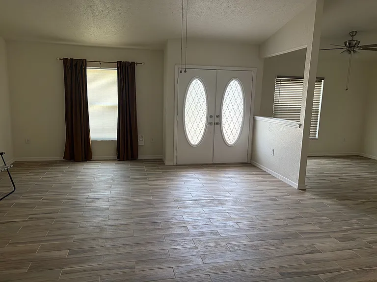 4342 Las Palmas Ave — Photo 6