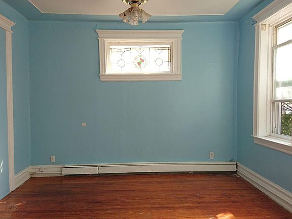 4th image of 6627 79th Pl Floor 2