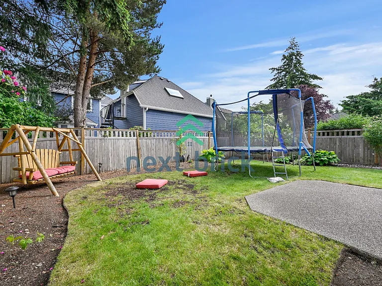 25041 SE 42nd St — Photo 22