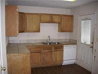 2nd image of 4108 Reed St