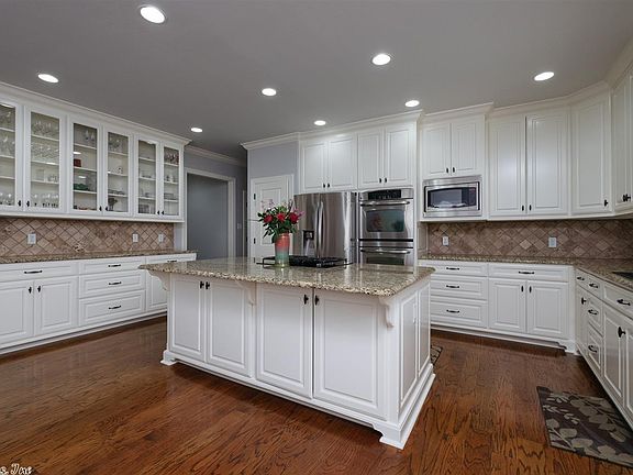2nd image of 46 Pine Manor Dr