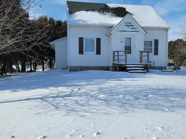 306 4th St SE, Cresco, IA 52136