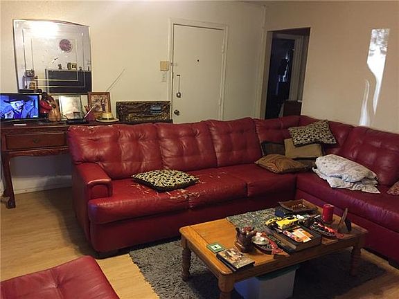 2nd image of 2840 Stuart Dr