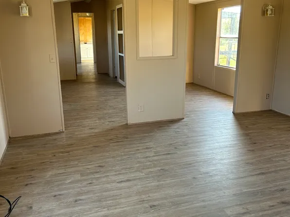 140 Valley Meadows Dr, Springtown, TX 76082