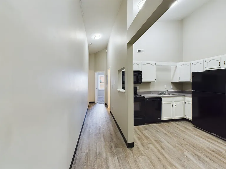 Kensington Apartments — Photo 8