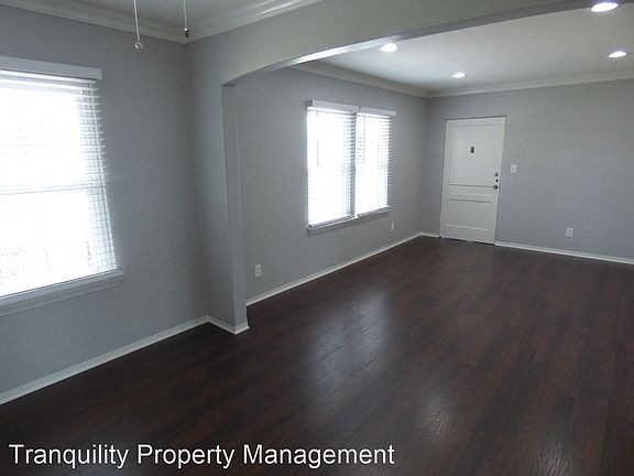 5th image of 2444 30th St APT 27