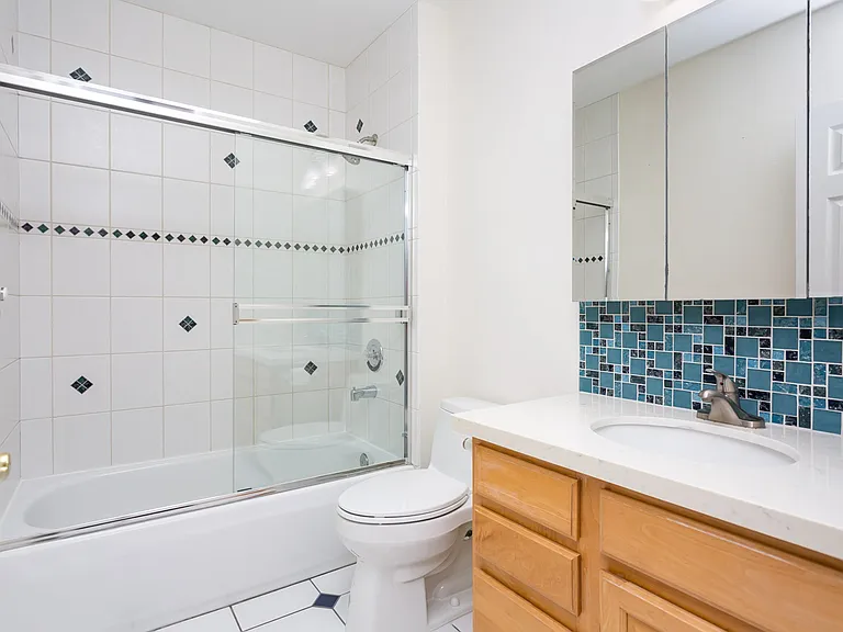 5009 Mansfield St — Photo 16