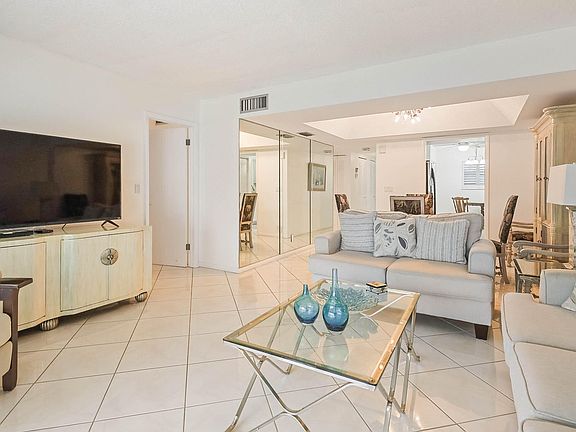 5th image of 6850 10th Avenue N #206