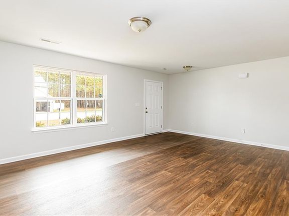 3rd image of 2568 Crosland Hill Dr