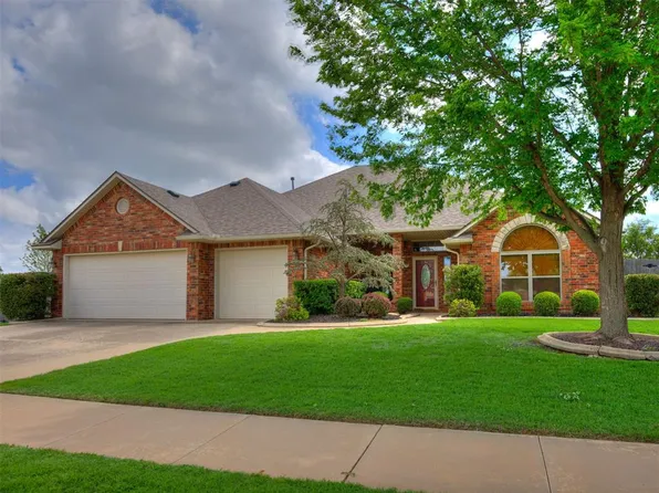 2100 SW 33rd St, Moore, OK 73170