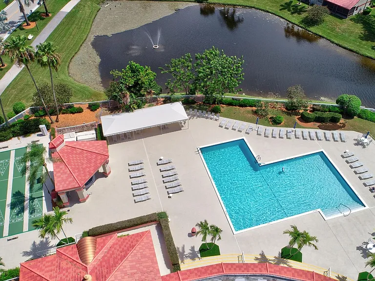 7657 Lexington Club Blvd #D — Photo 3